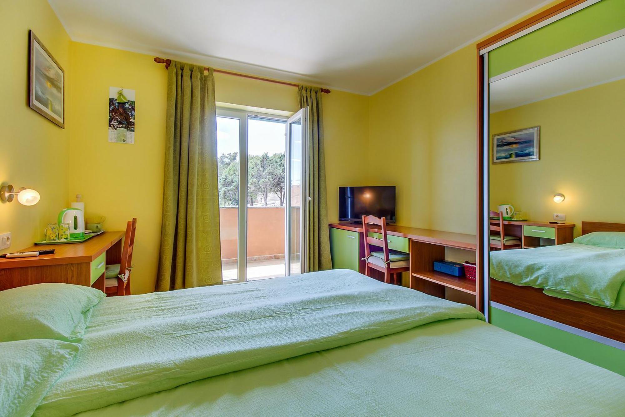 Apartments And Rooms By The Sea Nerezine, Losinj - 11815 Номер фото